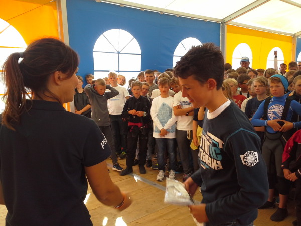 1442753390639-1628917281