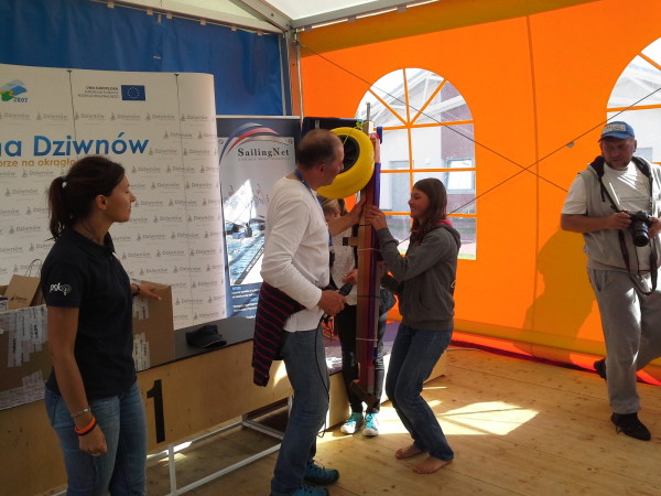 1442753454428-1764017188